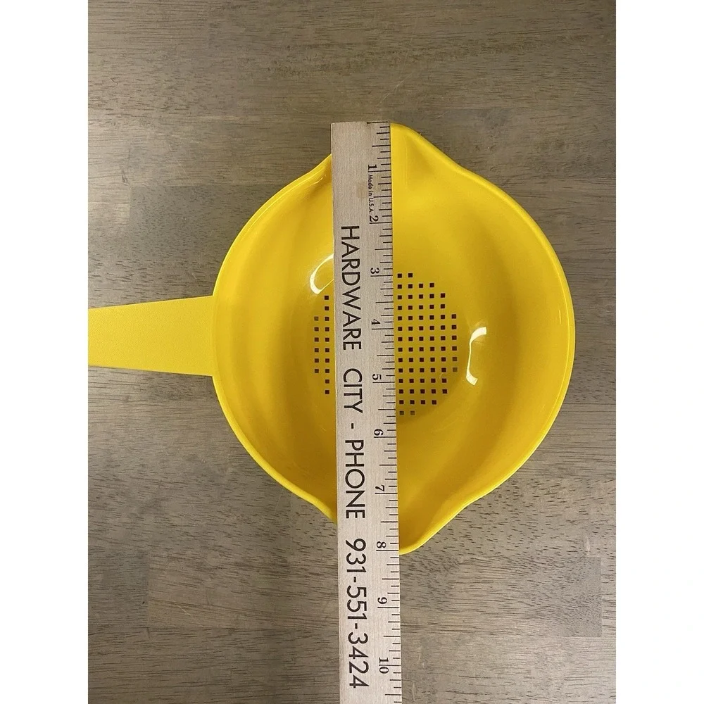 Vintage Tupperware Small Bright Yellow Colander Strainer 1 quart 1200 CLEAN! guc